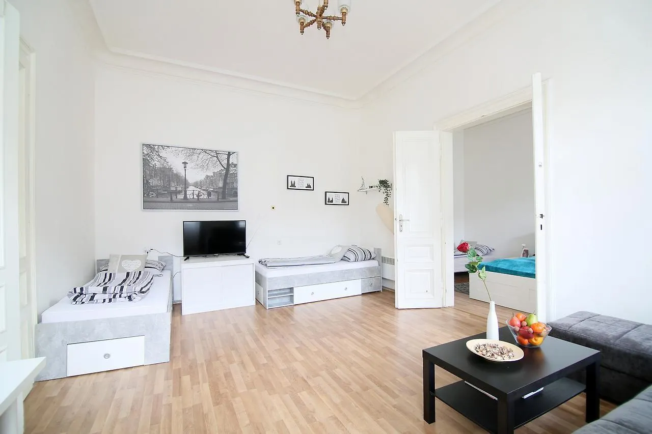 Beautiful Apartments Ujezd Prag