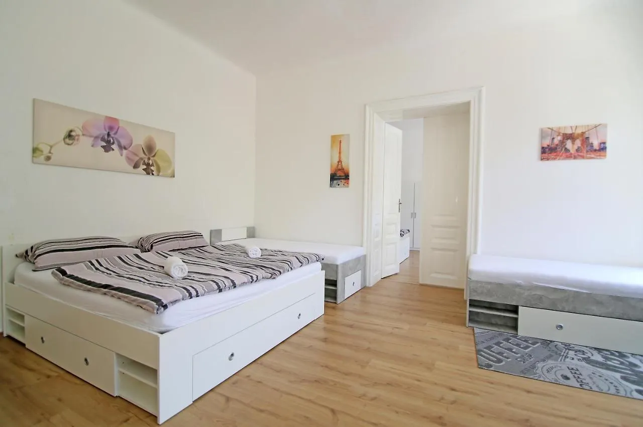 Beautiful Apartments Ujezd Prag