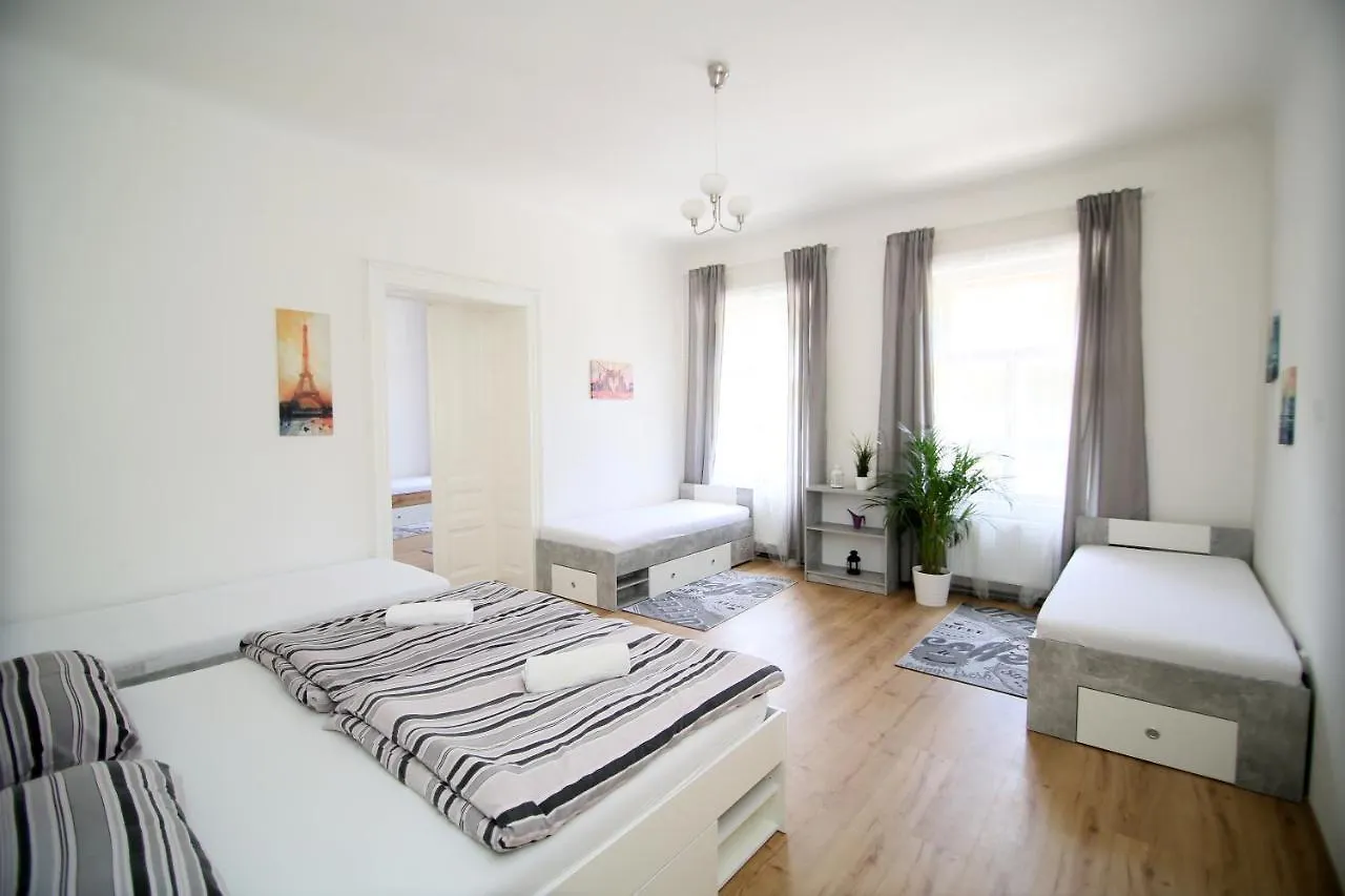 Beautiful Apartments Ujezd Prag