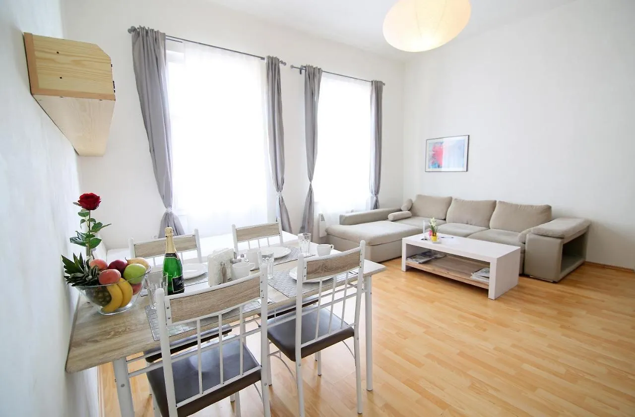 Beautiful Apartments Ujezd Prag