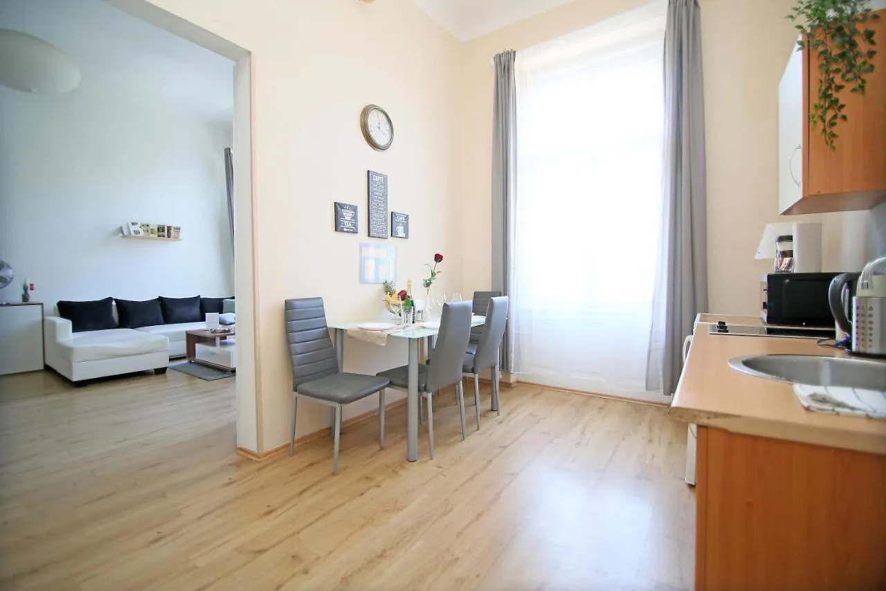 Beautiful Apartments Ujezd Prag 0*,